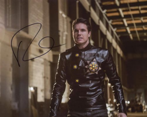 Robbie Amell from the TV series THE FLASH