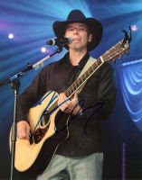 Kenny Chesney - COUNTRY SUPERSTAR