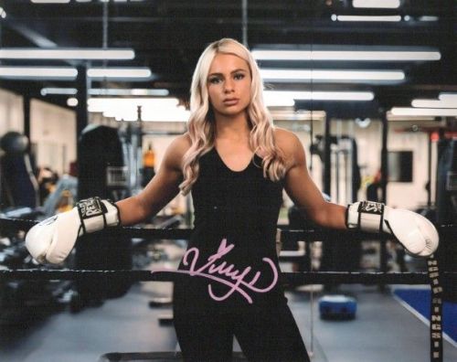 Vicky D'Errico - BOXER / WWE REFEREE
