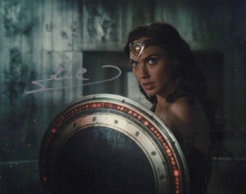 Gal Gadot - WONDER WOMAN