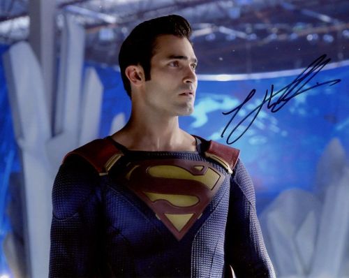 Tyler Hoechlin - SUPERMAN AND LOIS