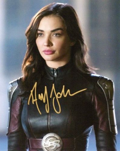 Amy Jackson - SUPERGIRL