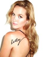 Kelley Jakle - (Earn 2 reward points on this item worth €0.44)
