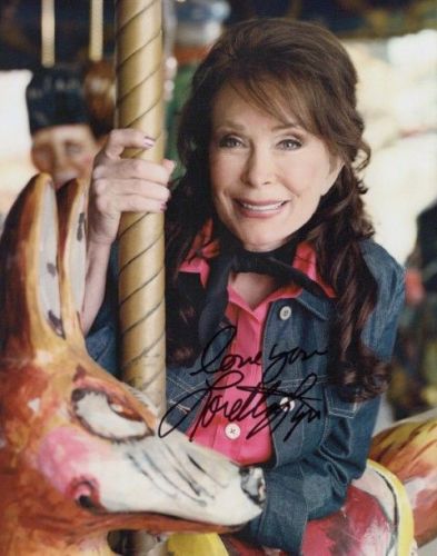 Loretta Lynn (1932-2022) COUNTRY SUPERSTAR