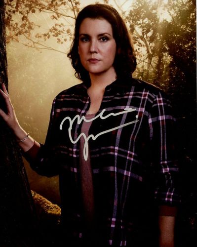 Melanie Lynskey - YELLOW JACKETS