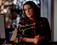 Melanie Lynskey - YELLOWJACKETS