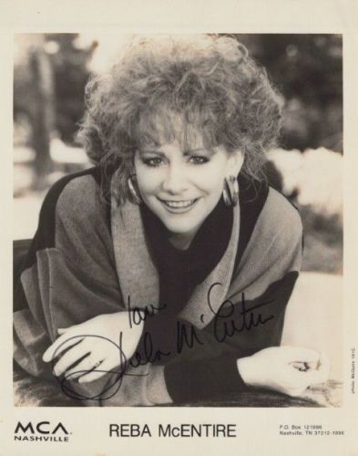 Reba McIntyre - COUNTRY LEGEND