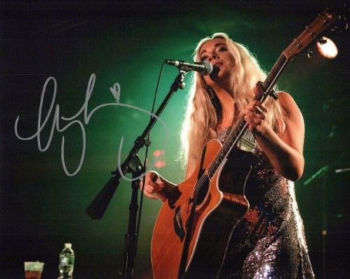 Megan Morony - COUNTRY SINGER