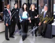 Rizzoli & Isles 11x14 - (Earn 47 reward points on this item worth €10.39)