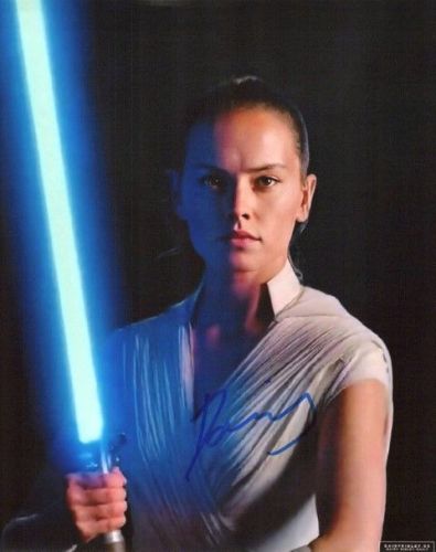 Daisy Ridley - STAR WARS FORCE AWAKENS 
