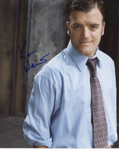 Kevin Weisman from the TV series ALIAS